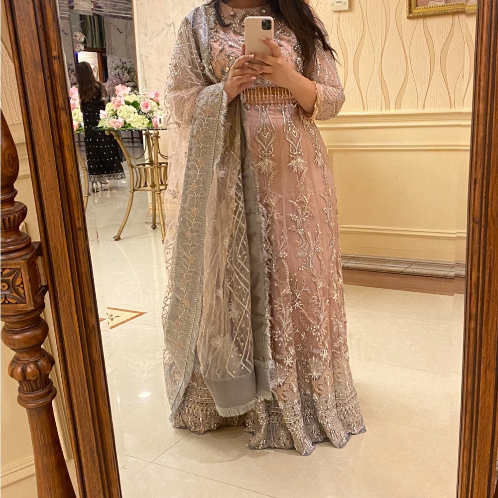 Gulaal lengha